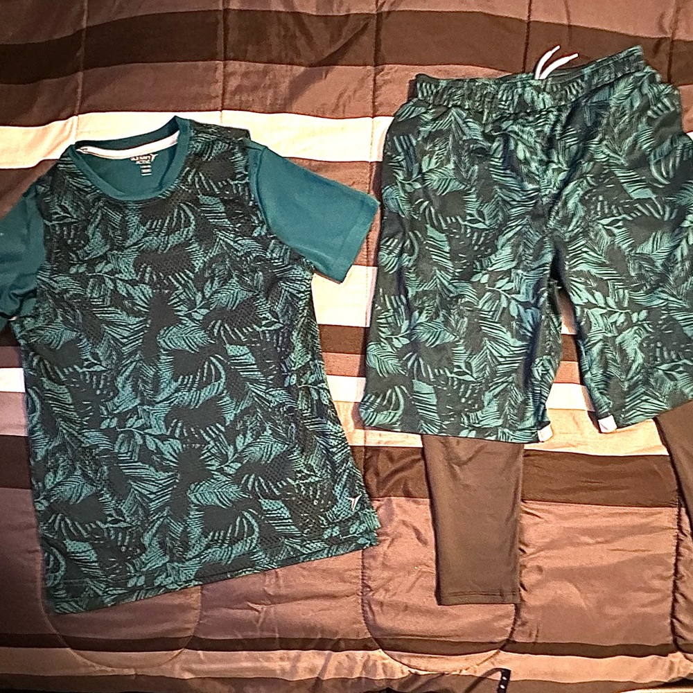 Old Navy Go-Dry 2-in-1 Mesh Basketball shorts and T-shirt L(10-12)